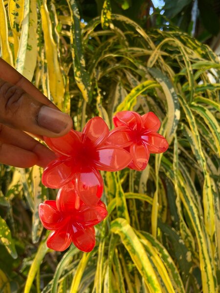 Flower hairclaw