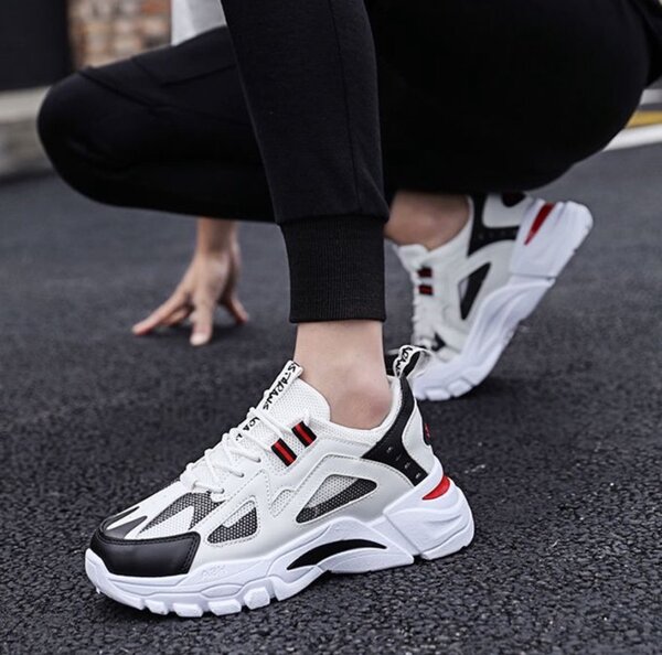 Men's Comfortable Sneakers Out
