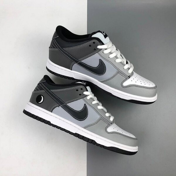 Nike SB low lunar eclipse