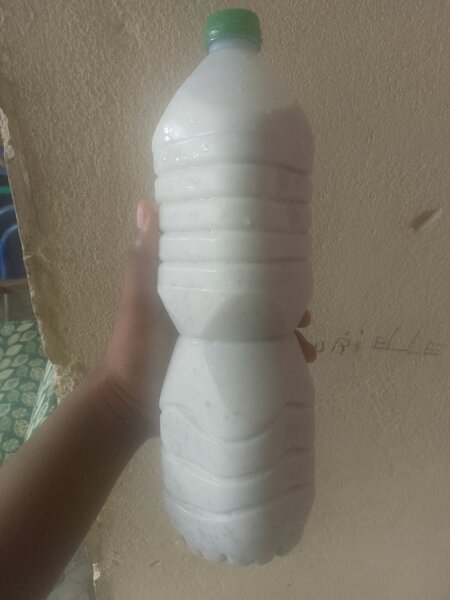 Deux pots de dêguê de 1, 5 L