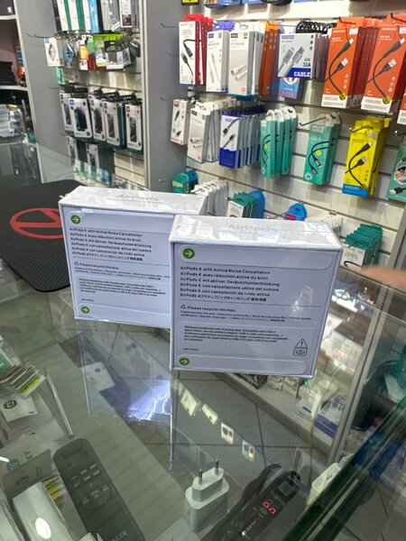 AirPods4