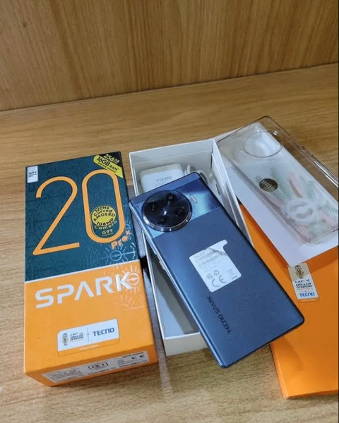 Tecno Spark 20 Pro Téléphone