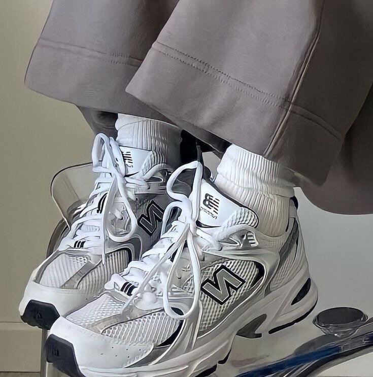 Baskets blanches tendance en mesh
