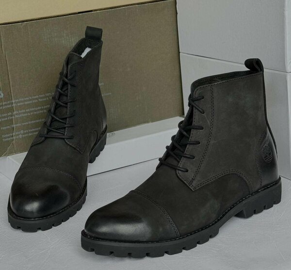 Solid fashion boots