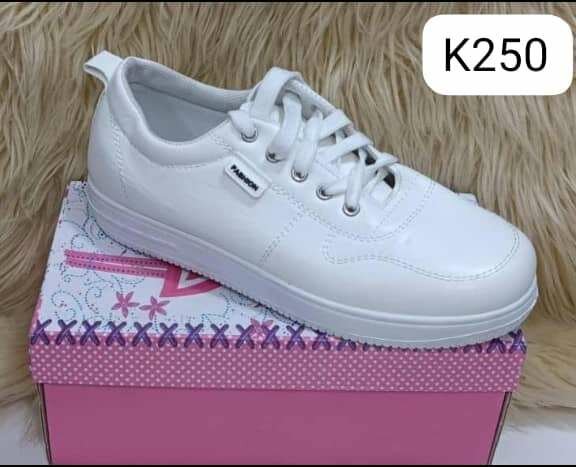 Casual shoes
