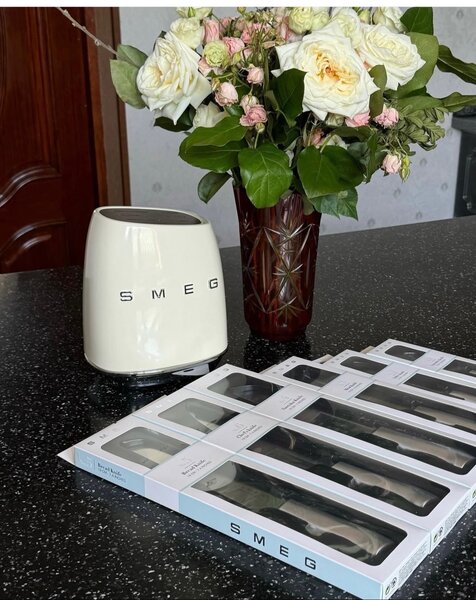 Smeg knives