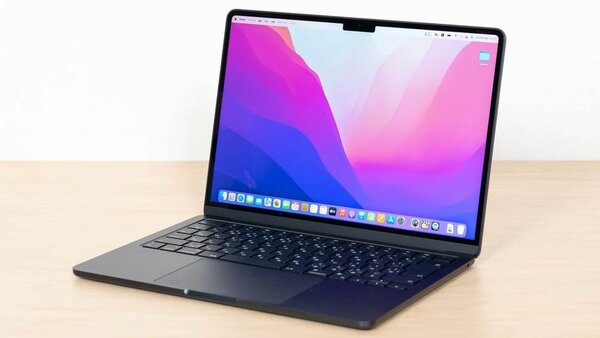 New Macbook Air M2 8gig/512 gig