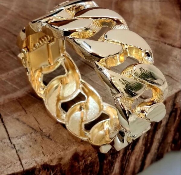 Ladies bangle