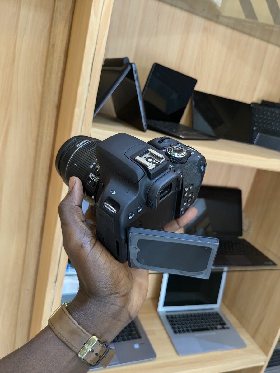 Canon EOS 800D