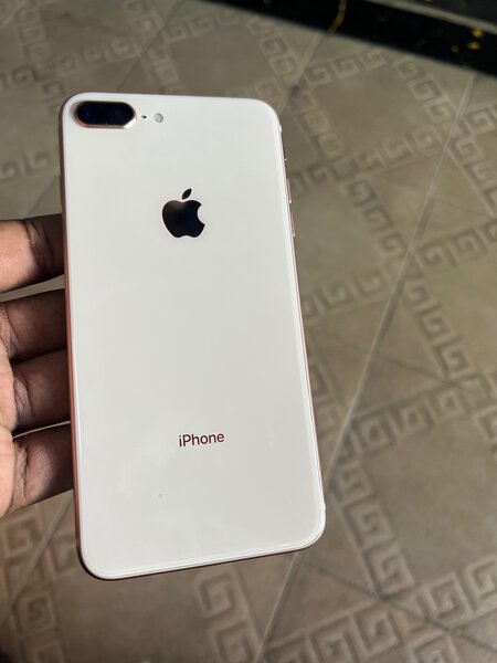 iPhone 8 Plus