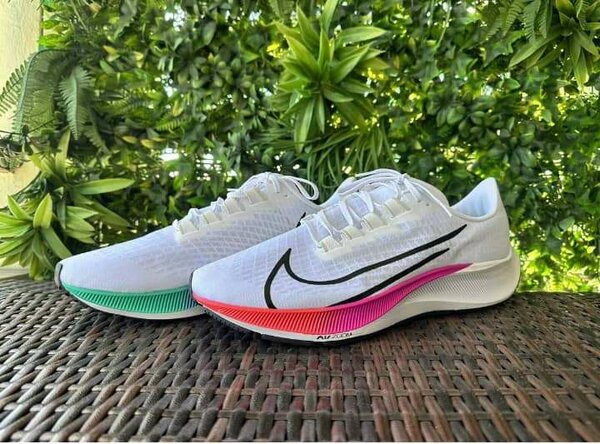 Adidas Nike