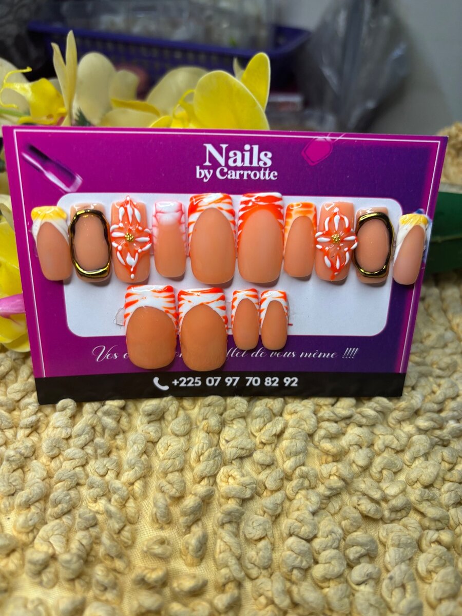 PRESS ON NAILS
