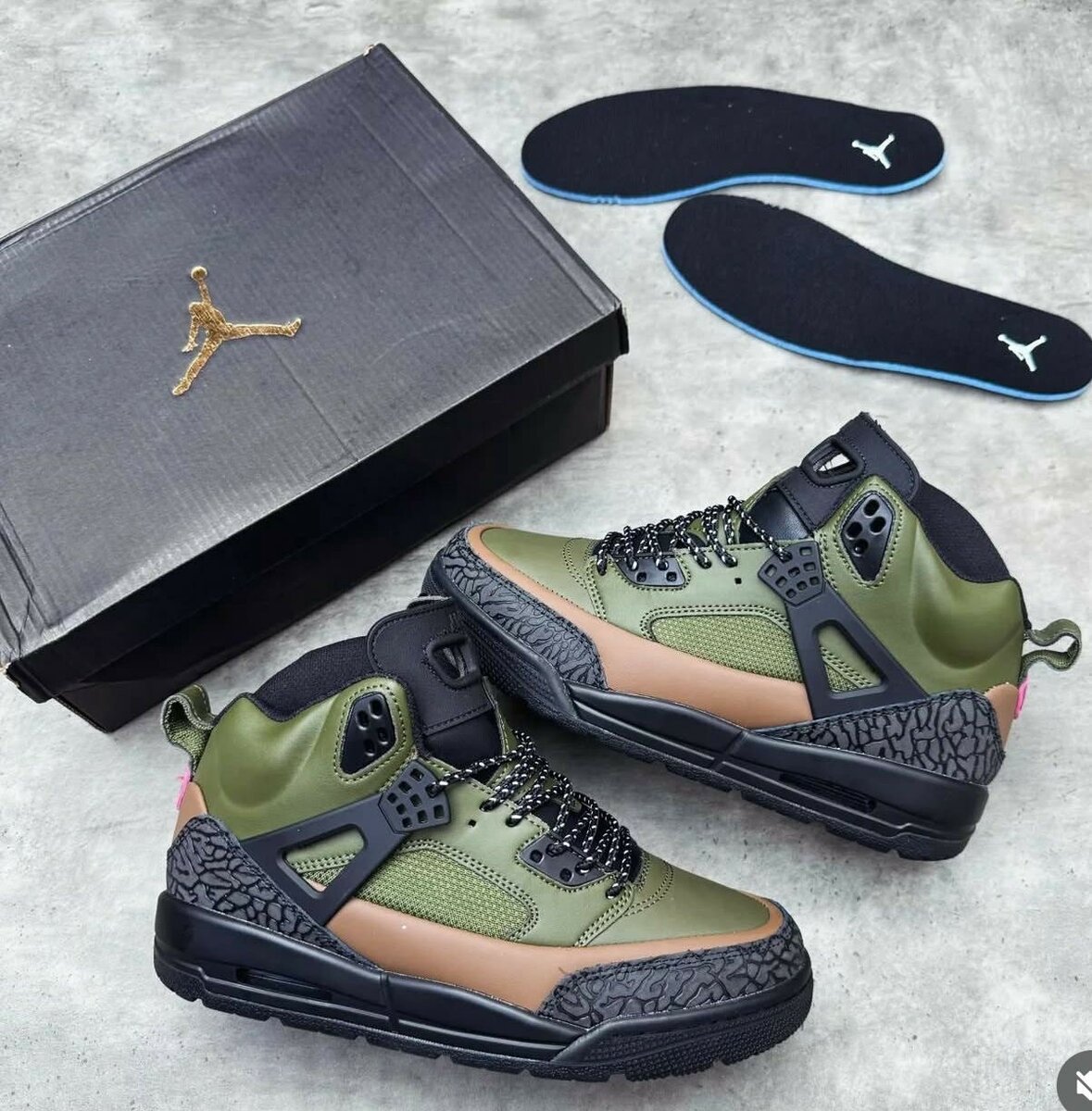AIR JORDAN SNEAKER