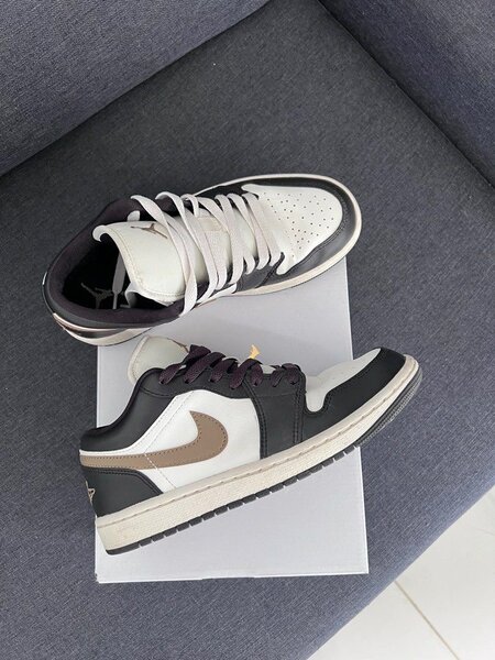 AIR JORDAN 1