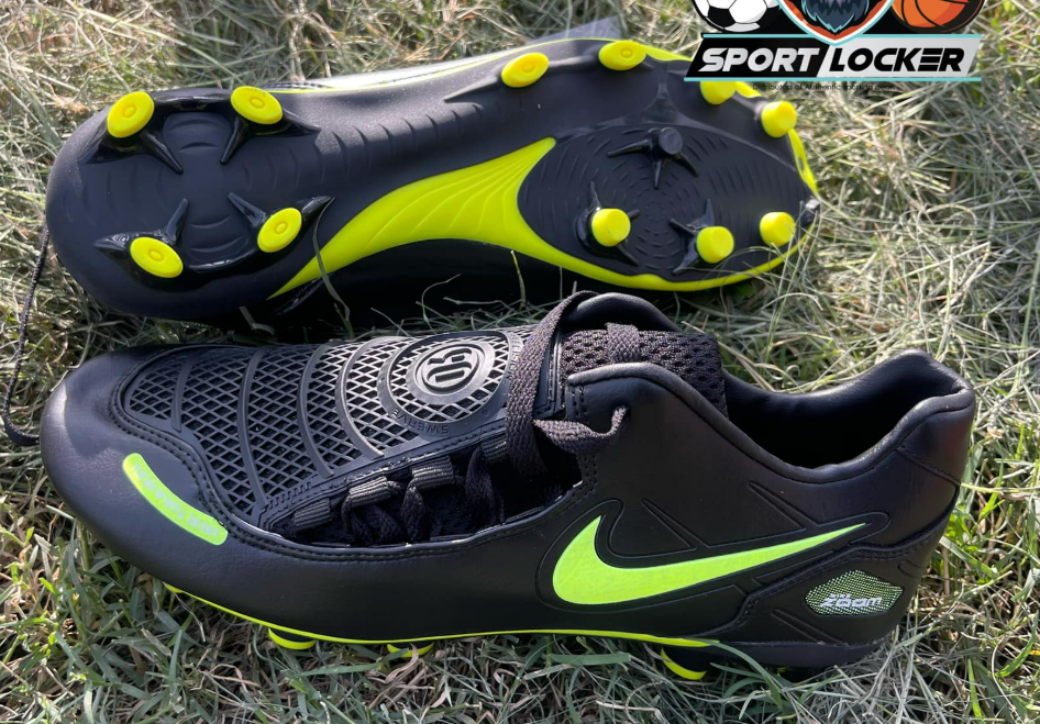  SOCCER CLEATS 