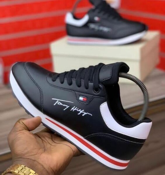 *TOMMY HILFIGER*