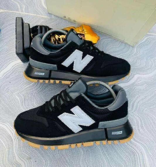 NB Sneakers