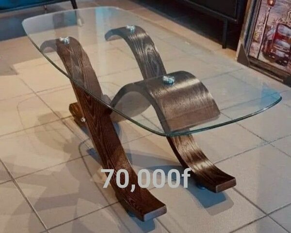 Table basse moderne en verre