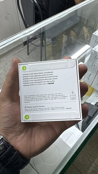 AirPods-4