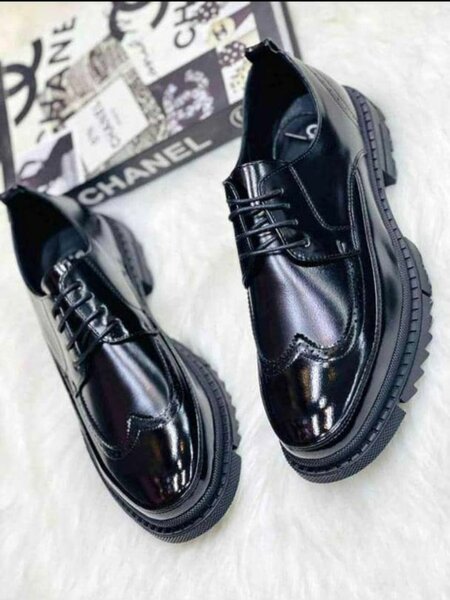 Man smart shoes