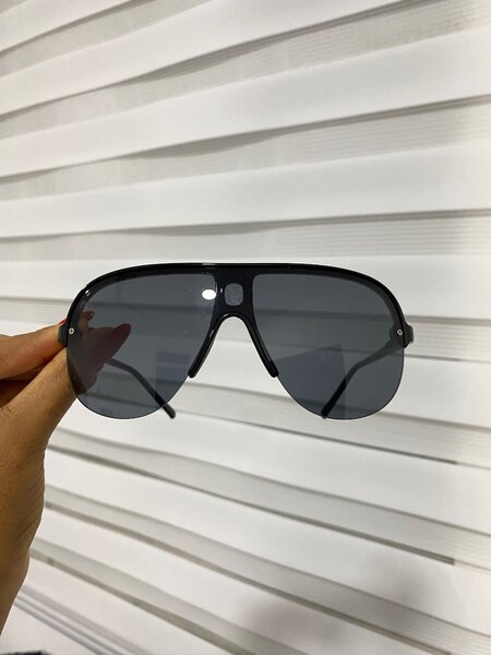 Sunglass