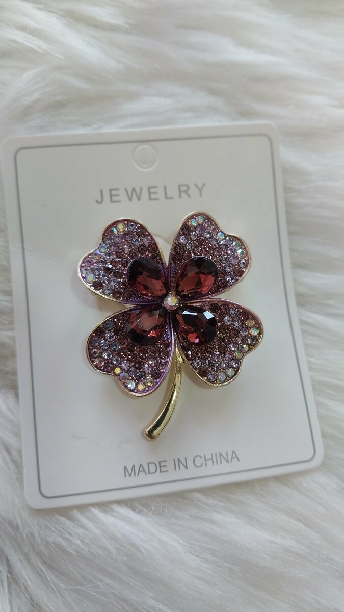 Flower brooches