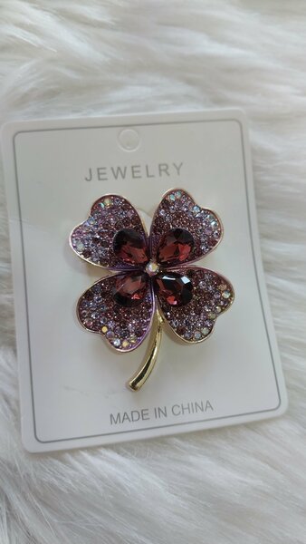 Flower brooches