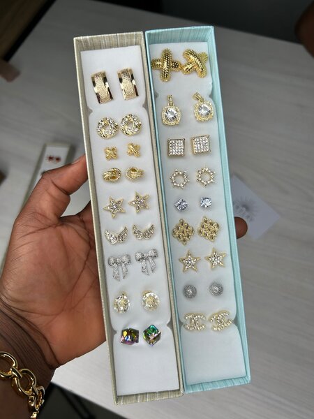 Casual earrings