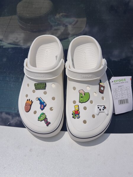 Unisex crocs