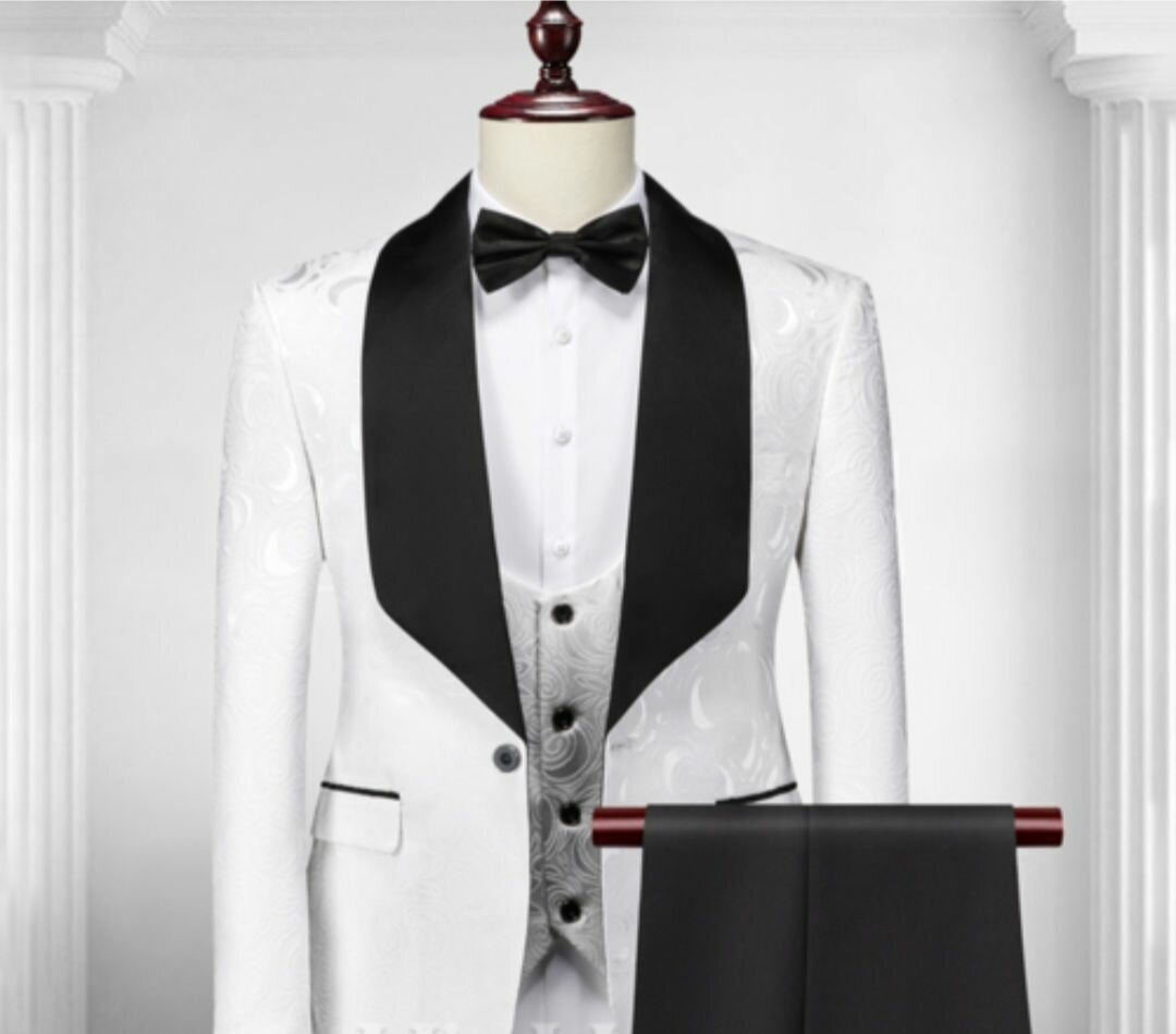 Costume de mariage élégant