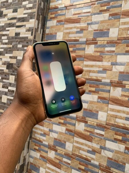 iPhone XR Jaune Débloqué 64Go