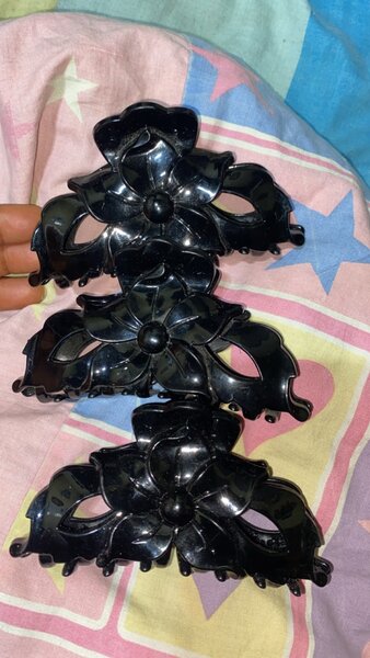 Hair claws