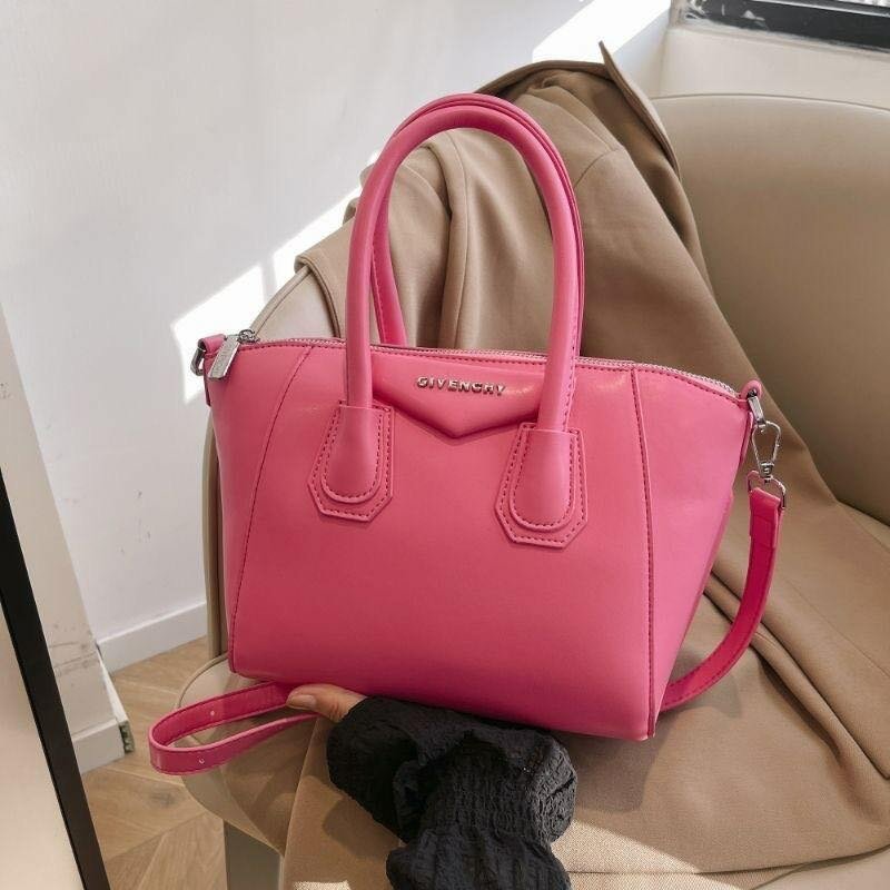 Hand bag