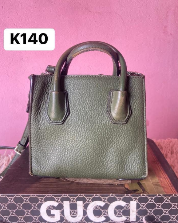 Women's bag hunter