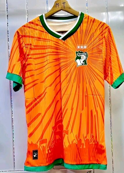 Maillot de côte d'ivoire et Barcelone