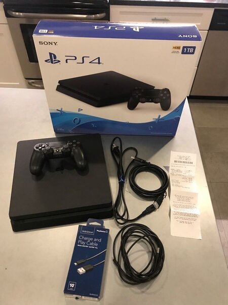 Console Sony PS4 Pro 1TB