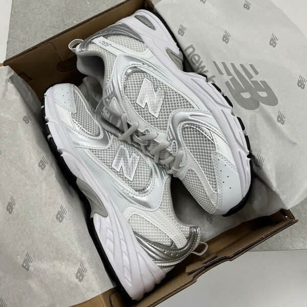 New Balance 530 ( original dans carton )