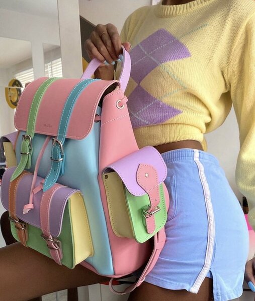 Sac à dos en cuir coloré