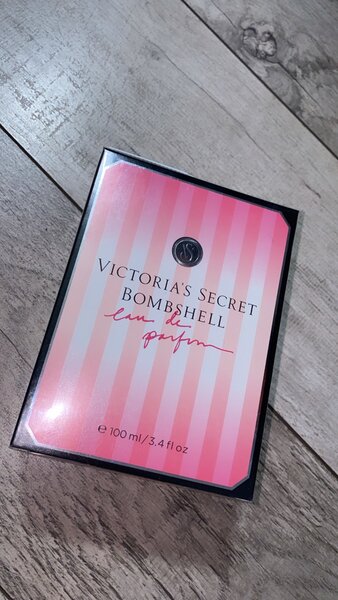 VS, Moschino