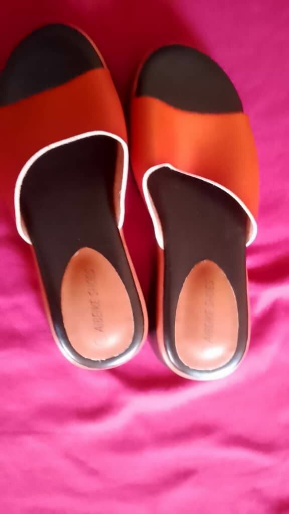 Sandales en cuir rouge femme