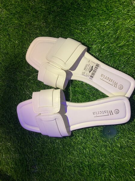 Ladies slippers
