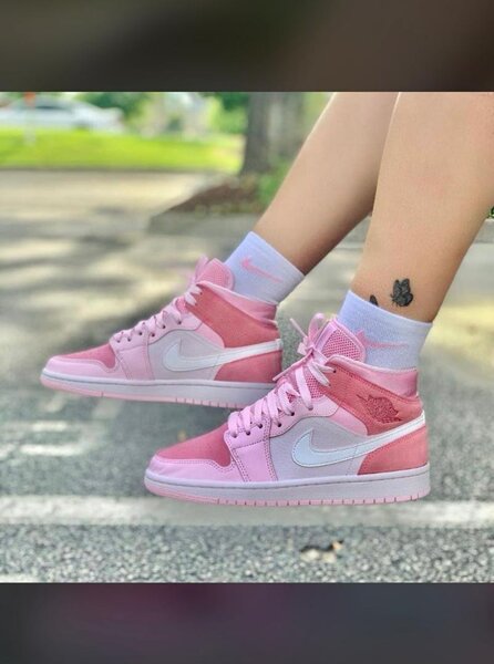 AIR JORDAN 1 PINK