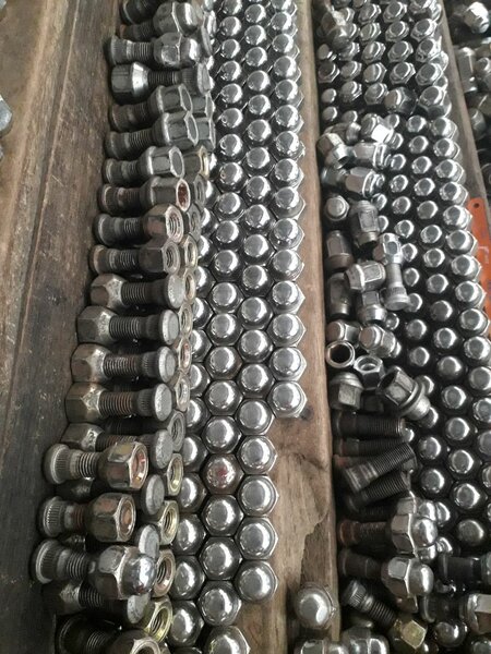 Wheel bolt and nut