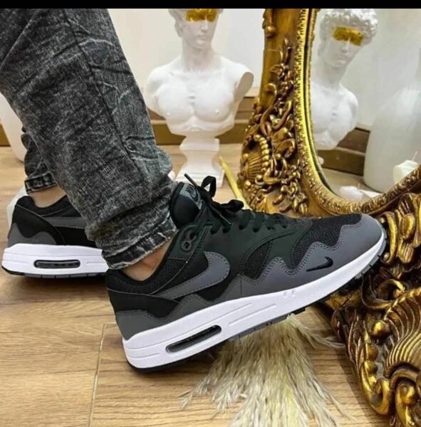 NIKE AIR MAX 87