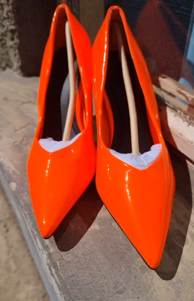 gloss patent heel