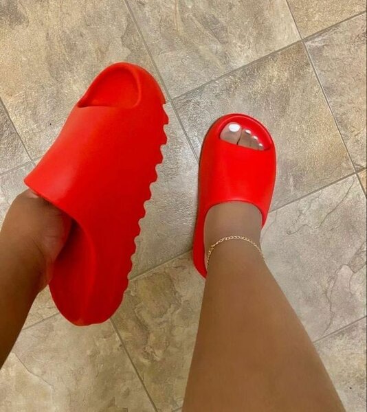Women's slippers