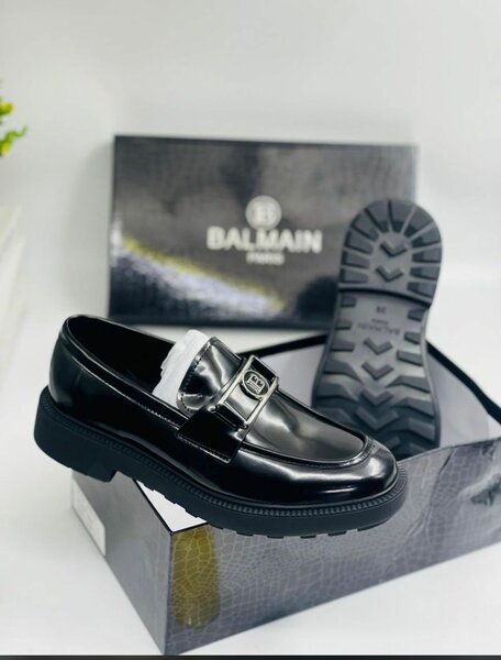 Men classic shoes