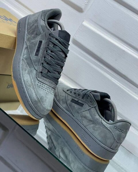 REEBOK CLASSIC