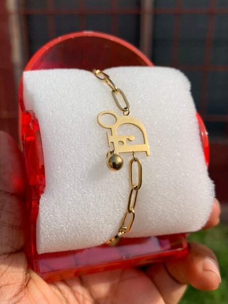 Bracelet
