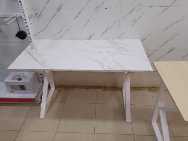 Metal Table 4x2Feet